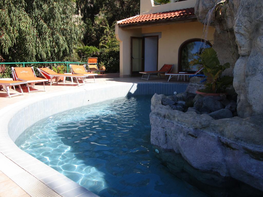 Hotel Villa Al Mare Barano d'Ischia Bagian luar foto